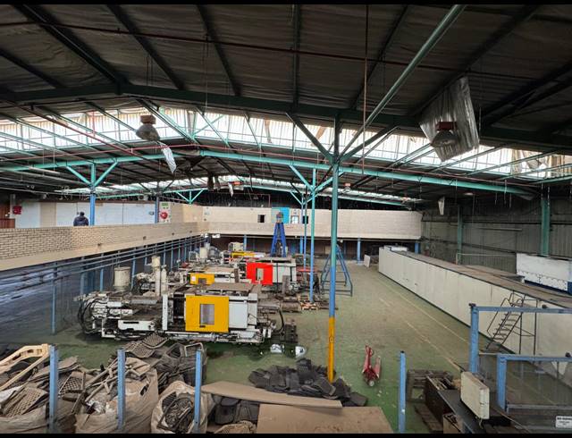 3,563M² WAREHOUSE TO LET IN INDUSTRIA
